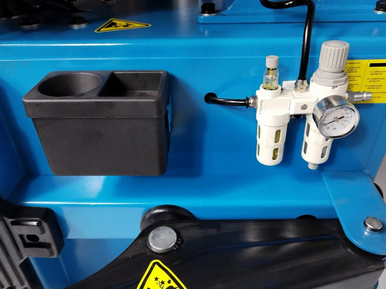 Изображение товара Станок шиномонтажный BRANN T324 220В в интернет-магазине 3Стойки