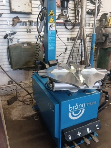 Изображение товара Станок шиномонтажный BRANN T524 380В в интернет-магазине 3Стойки