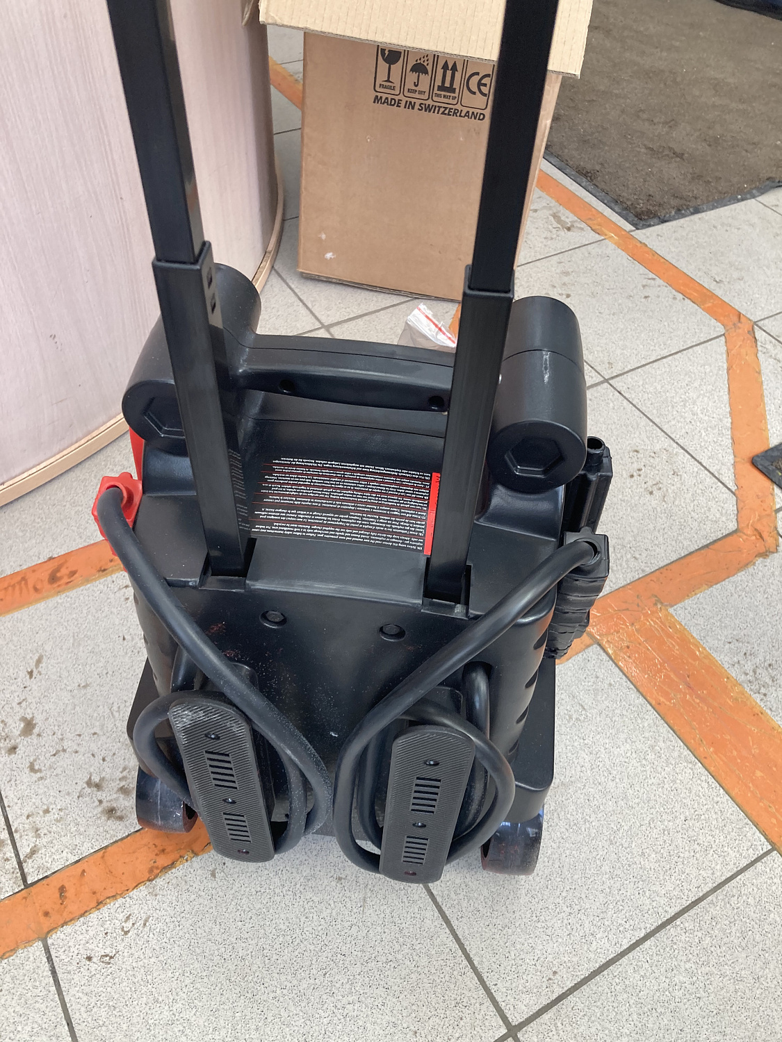 Изображение товара Автономное пусковое устройство LEMANIA ENERGY P21 12/24Trolley-Black в интернет-магазине 3Стойки