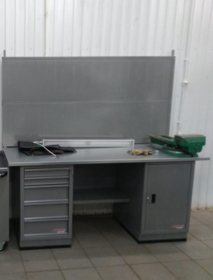 Изображение товара Верстак слесарный двухтумбовый FERRUM 01.205L-9007 в интернет-магазине 3Стойки