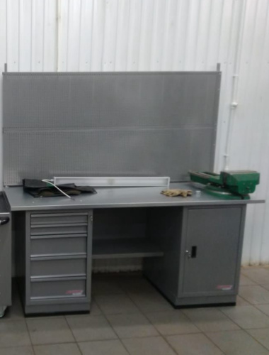 Изображение товара Верстак слесарный двухтумбовый FERRUM 01.205L-9007 в интернет-магазине 3Стойки