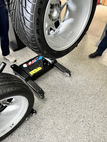 Изображение товара Подкатной подъемник колес, г/п 85 кг Eqtree MW-85 в интернет-магазине 3Стойки
