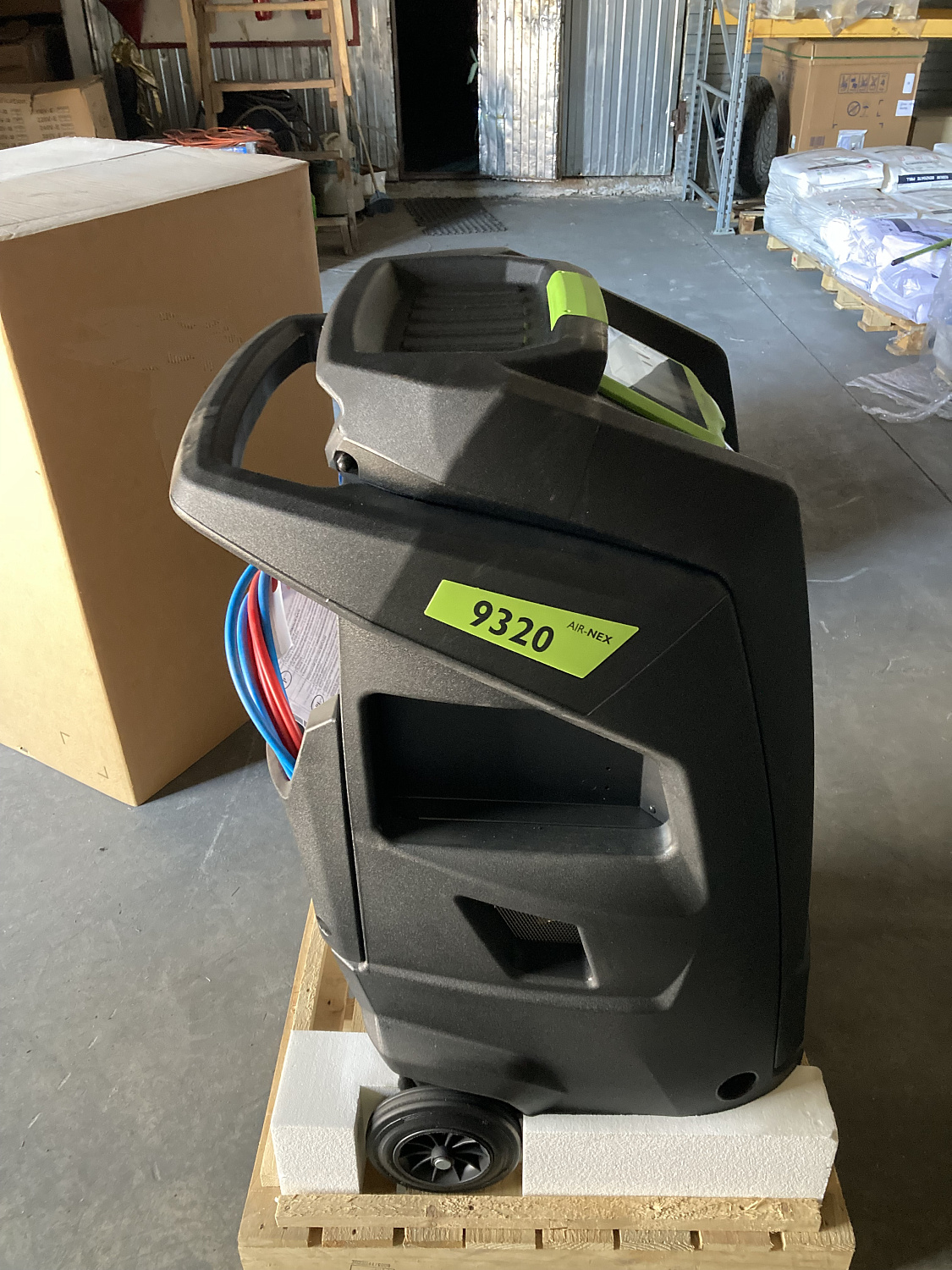 Изображение товара Станция для заправки автокондиционеров BRAIN BEE AIR-NEX 9320 в интернет-магазине 3Стойки