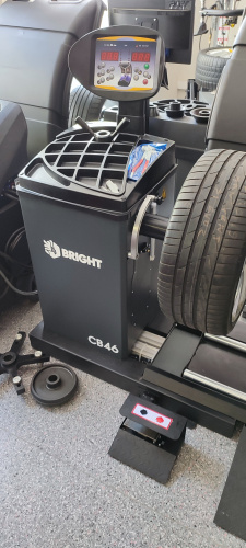 Изображение товара Станок балансировочный BRIGHT CB46 в интернет-магазине 3Стойки