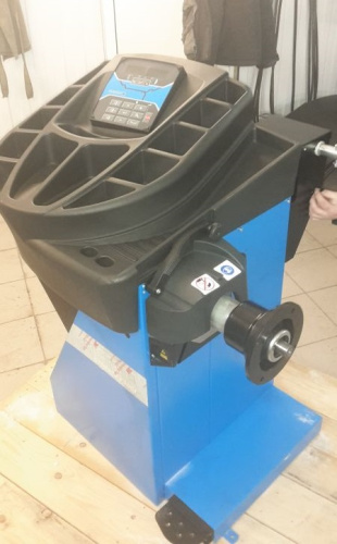 Изображение товара Балансировочный станок (стенд) для колес Hofmann Geodyna 7300L в интернет-магазине 3Стойки