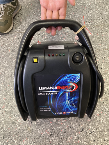 Изображение товара Автономное пусковое устройство конденсаторное 12 В, 8500 А LEMANIA ENERGY C10-1900 в интернет-магазине 3Стойки